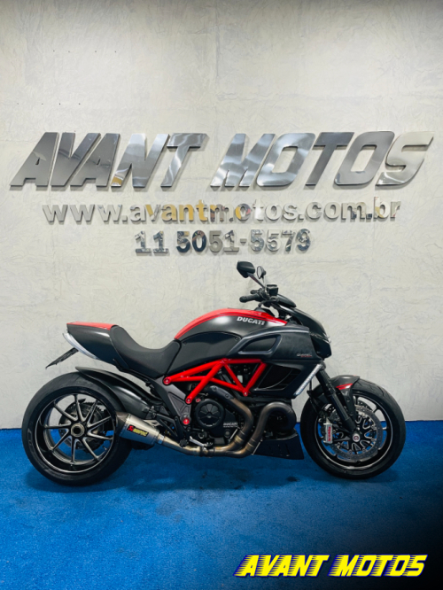 Foto Miniatura Ducati DIAVEL CARBON ABS 2012