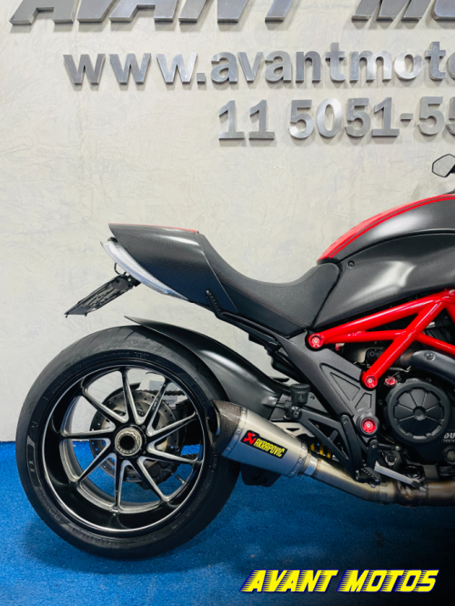 Foto Miniatura Ducati DIAVEL CARBON ABS 2012