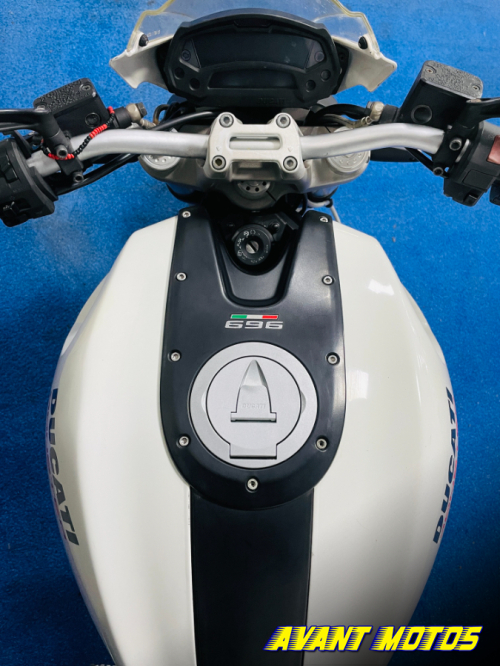 Foto Miniatura Ducati MONSTER 696 2012