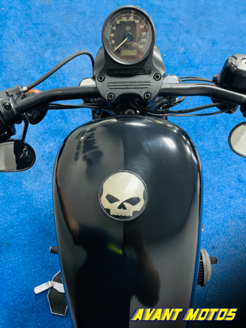 Foto Miniatura Harley Davidson XL 883N 2015