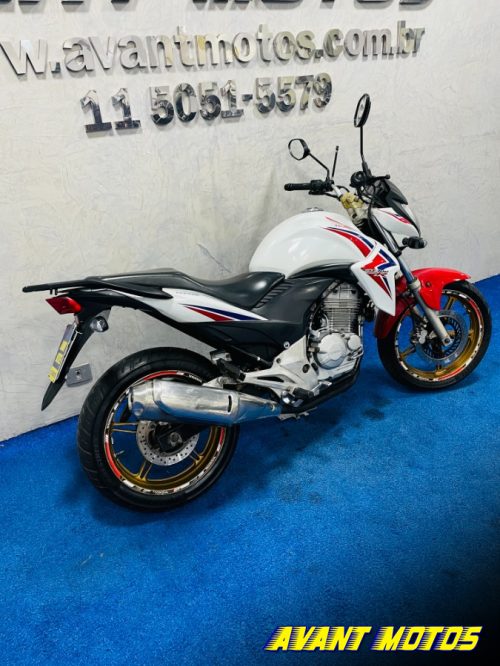 Foto Miniatura Honda CB 300R 2015