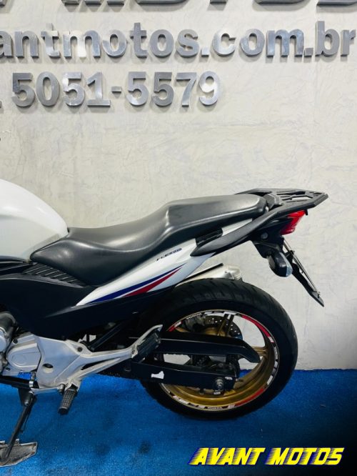 Foto Miniatura Honda CB 300R 2015