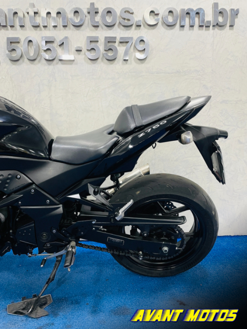 Foto Miniatura Kawasaki Z750 2011