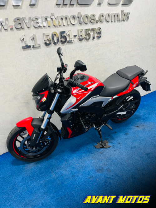 Foto Miniatura Bajaj DOMINAR D250 2025