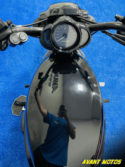 Foto Miniatura Harley Davidson NIGHT ROD 2015